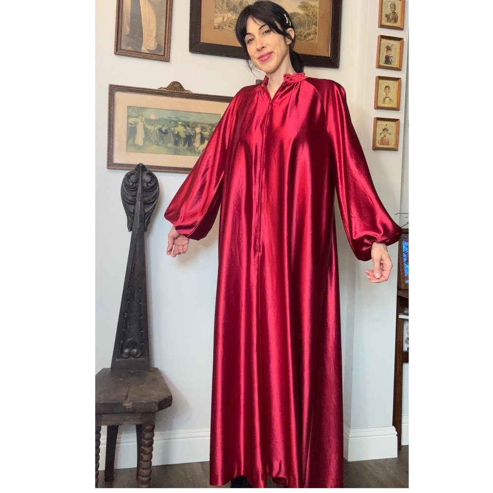 Vintage 60s Fashions by Marilyn Red Satin half zip Front dress Robe Loungewear
